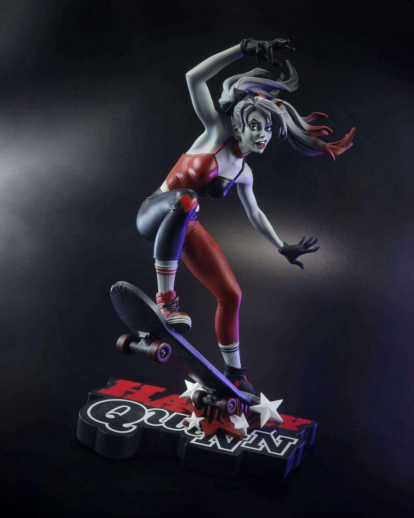 Harley Quinn Red White & Black by Ivan Tao DC Direct